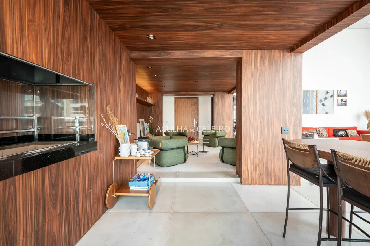 Apartamento com reforma incrível e pé direito alto em Campo Belo – AP5859