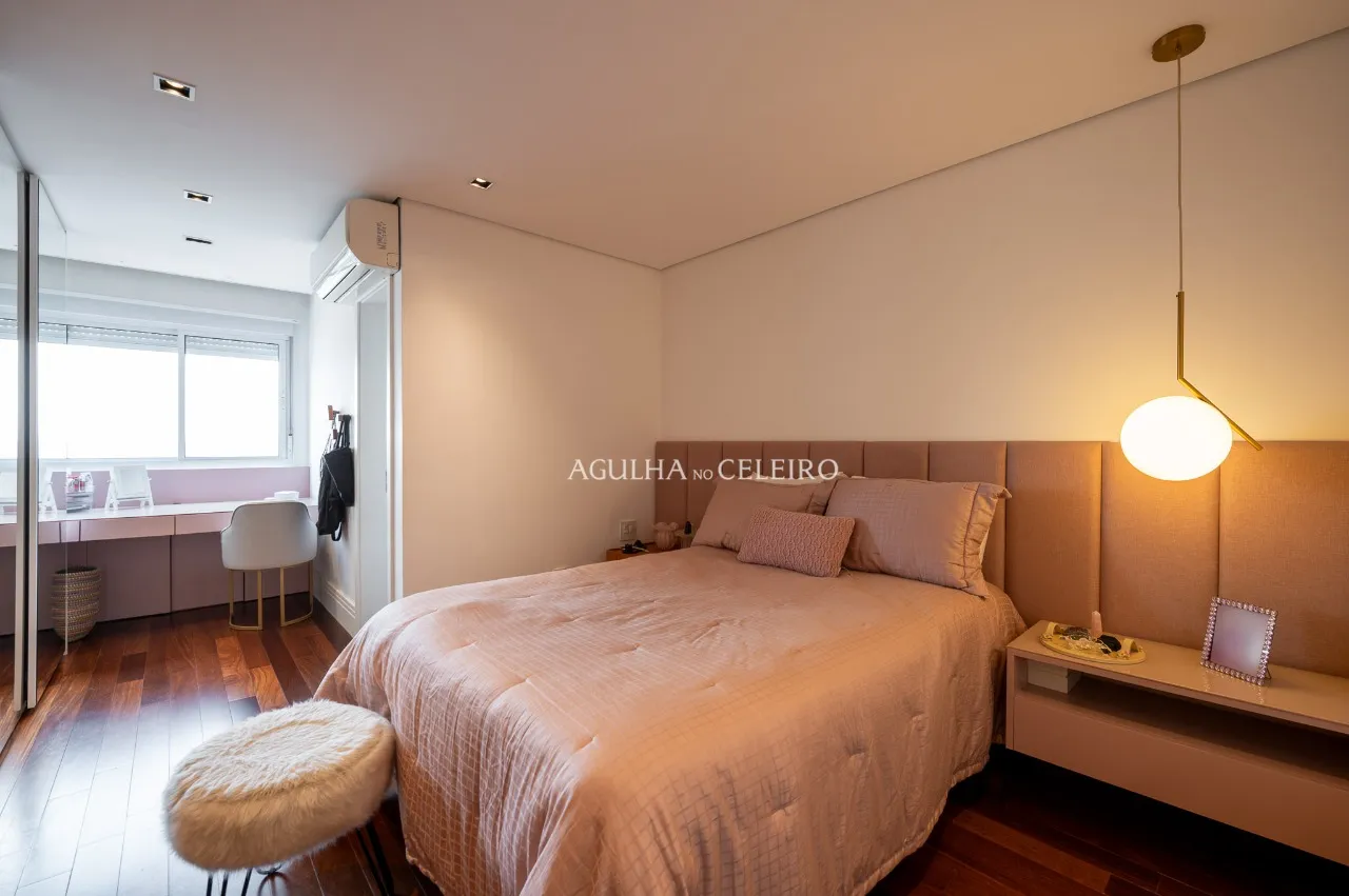 Apartamento com reforma incrível e pé direito alto em Campo Belo – AP5859