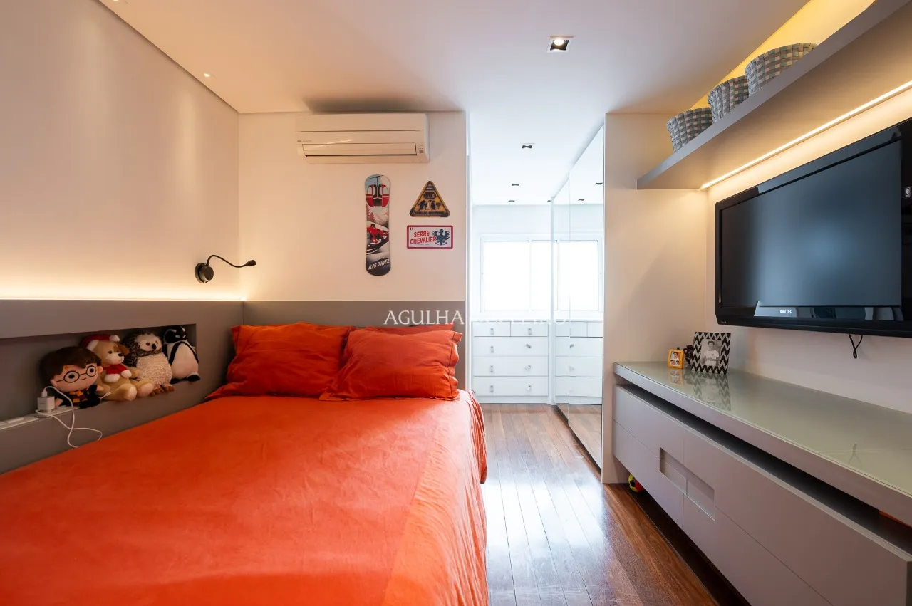 Apartamento com reforma incrível e pé direito alto em Campo Belo – AP5859