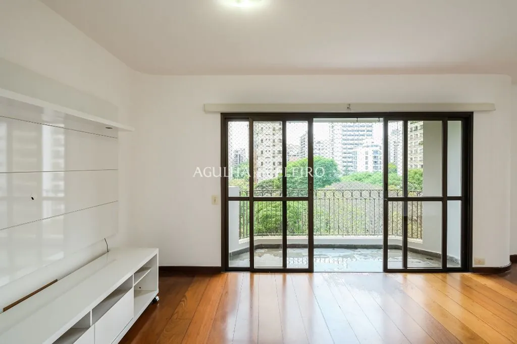 Apartamento à venda na Vila Nova Conceição. – AP8412