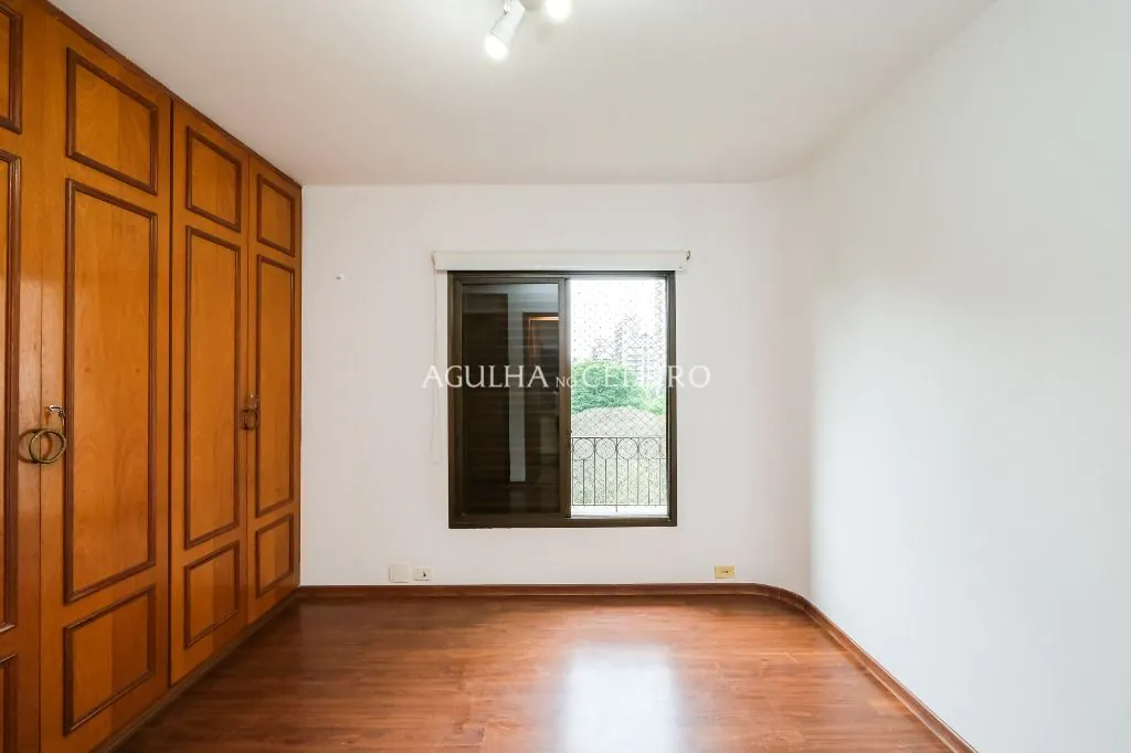 Apartamento à venda na Vila Nova Conceição. – AP8412