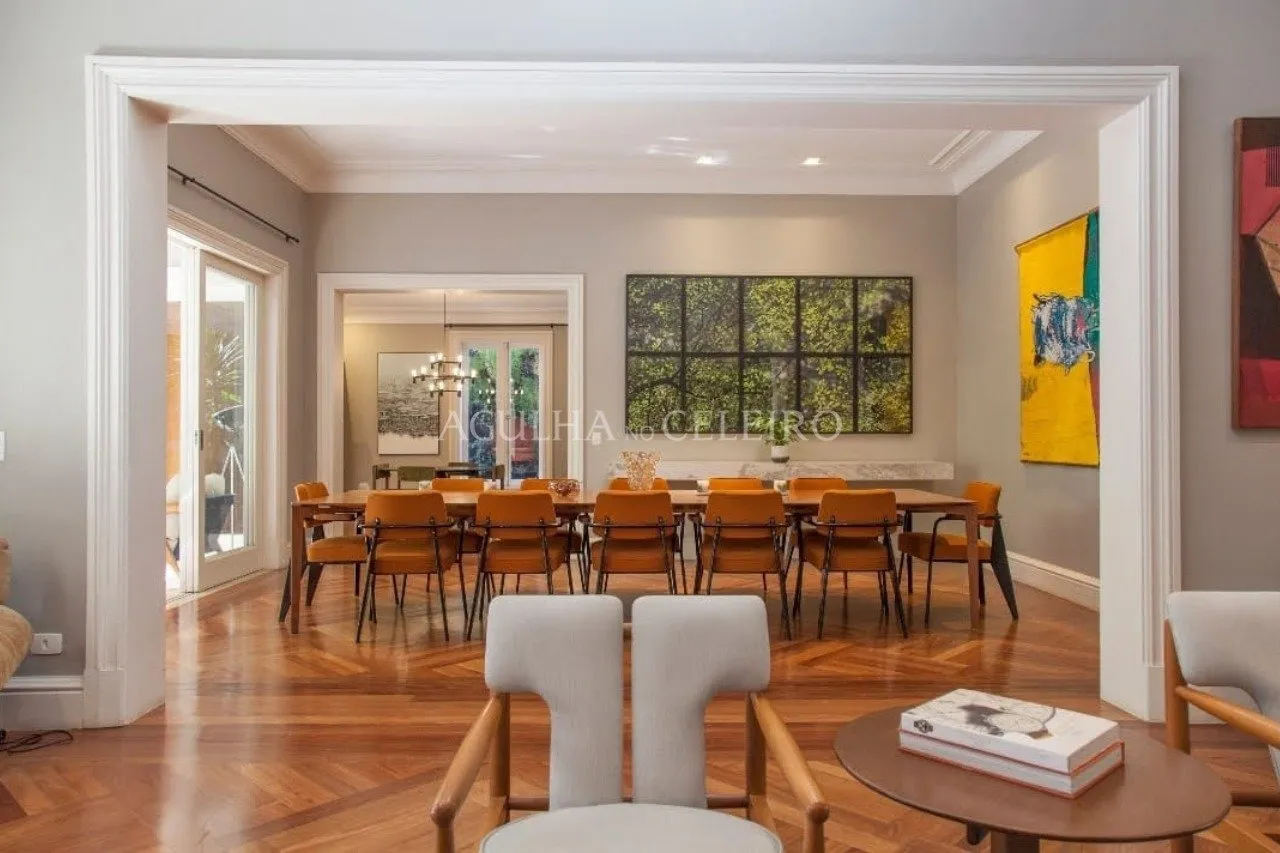 Casa com muito verde à venda no Jardim Europa. – CA0236