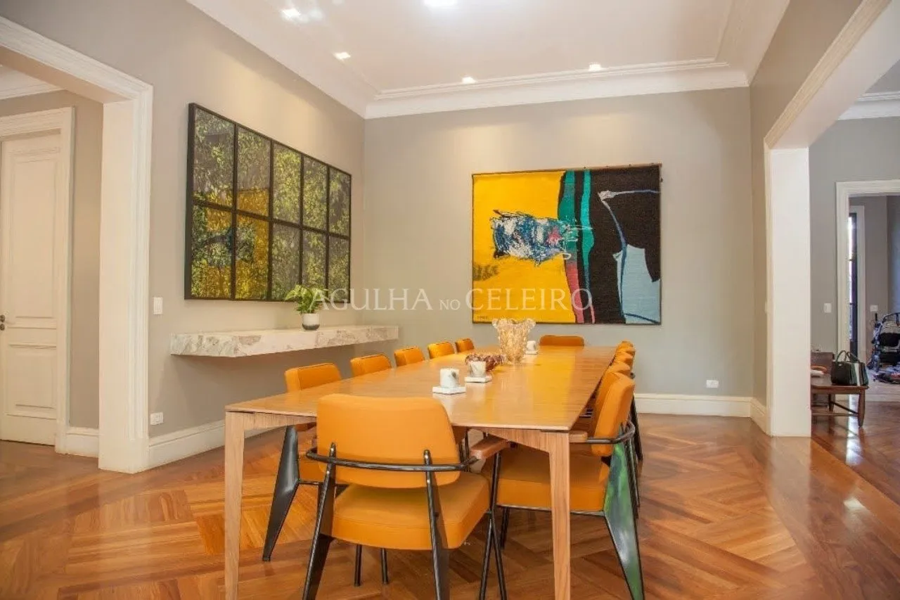 Casa com muito verde à venda no Jardim Europa. – CA0236