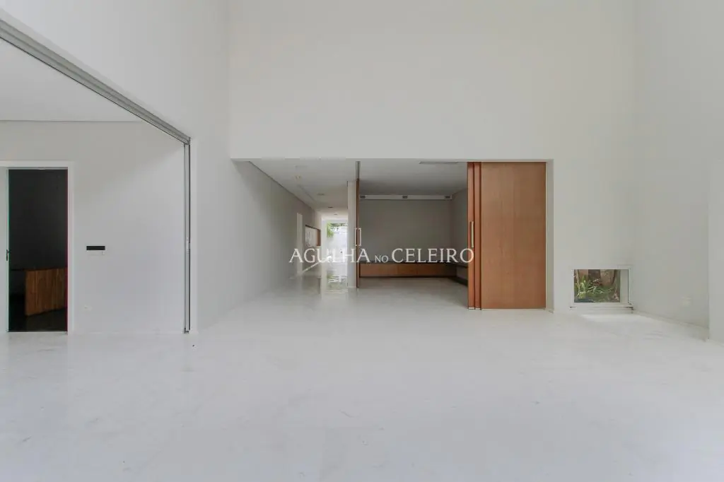 Casa moderna com muito lazer para locação no Jardim Paulista. – CA0453