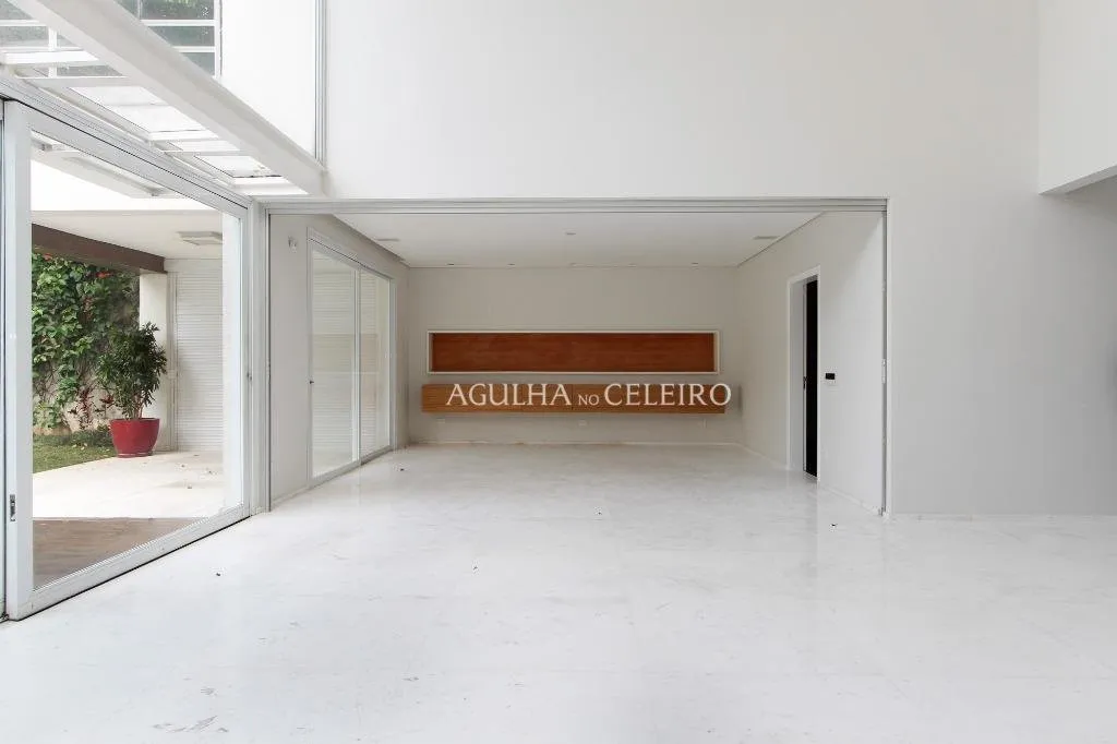 Casa moderna com muito lazer para locação no Jardim Paulista. – CA0453