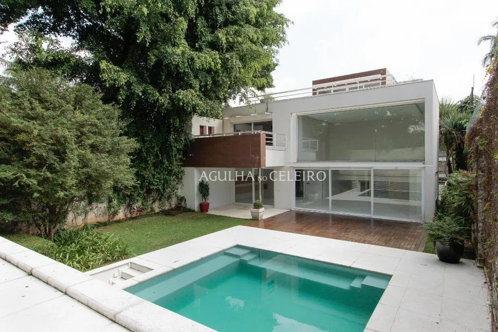 Casa moderna com muito lazer para locação no Jardim Paulista. – CA0453