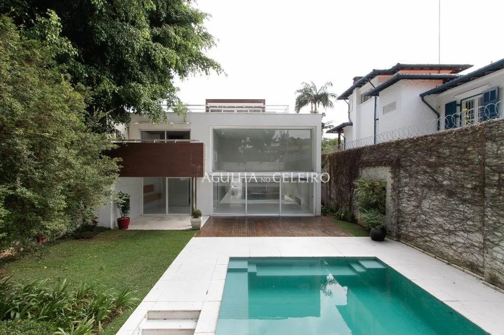 Casa moderna com muito lazer para locação no Jardim Paulista. – CA0453