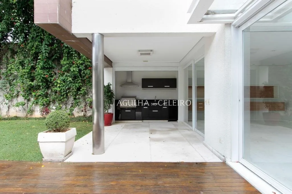 Casa moderna com muito lazer para locação no Jardim Paulista. – CA0453