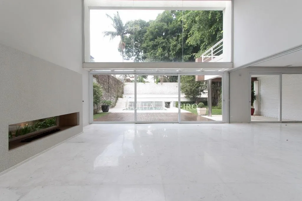 Casa moderna com muito lazer para locação no Jardim Paulista. – CA0453