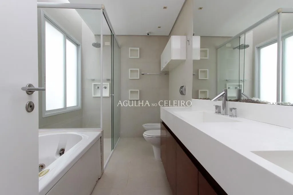 Casa moderna com muito lazer para locação no Jardim Paulista. – CA0453