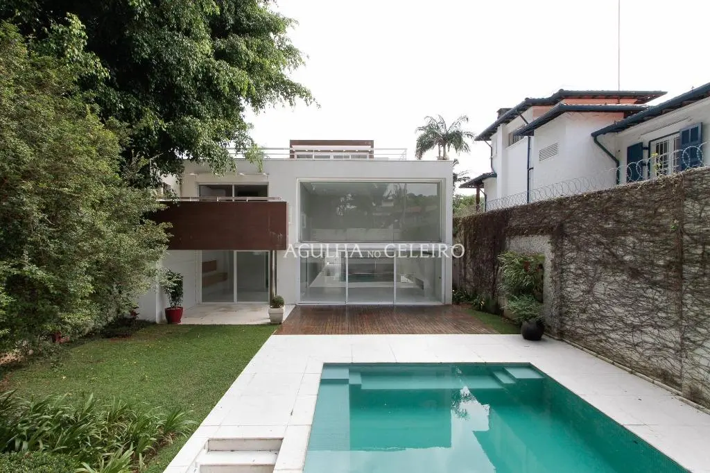 Casa moderna com muito lazer para locação no Jardim Paulista. – CA0453