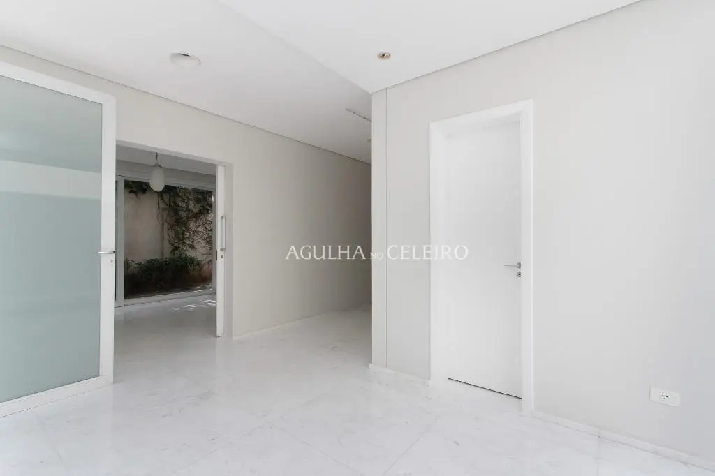 Casa moderna com muito lazer para locação no Jardim Paulista. – CA0453