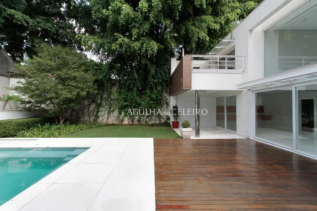 Casa moderna com muito lazer para locação no Jardim Paulista. – CA0453