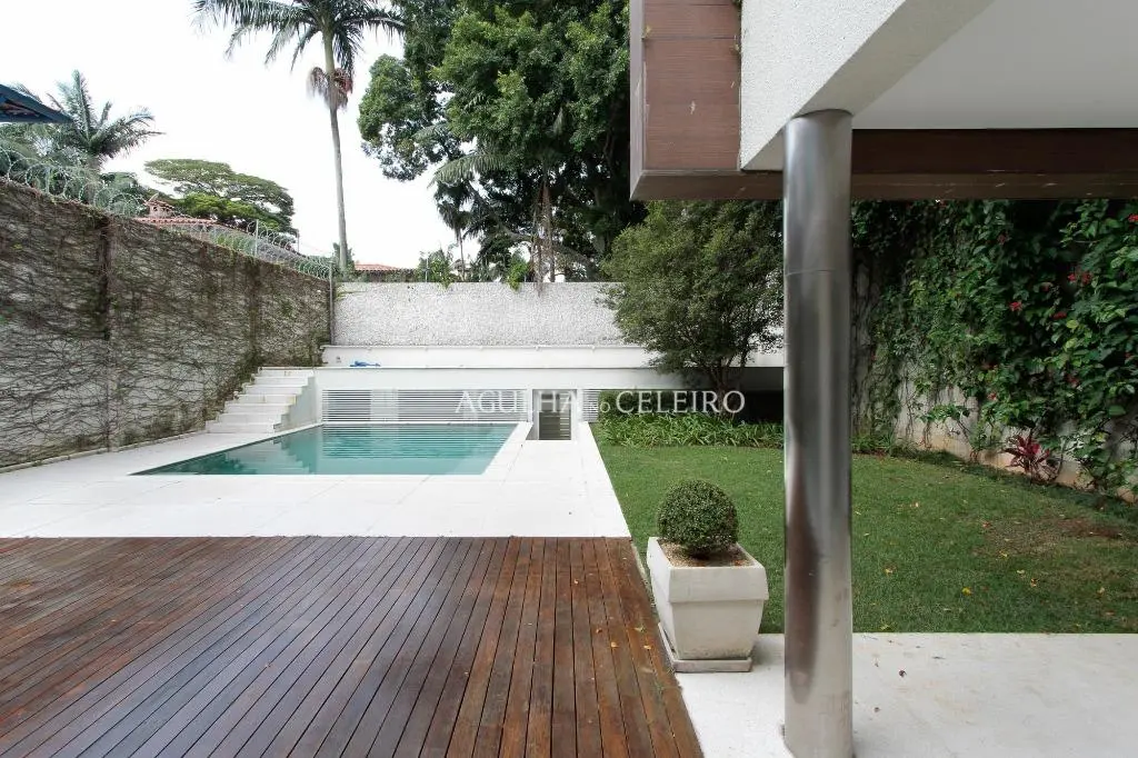 Casa moderna com muito lazer para locação no Jardim Paulista. – CA0453