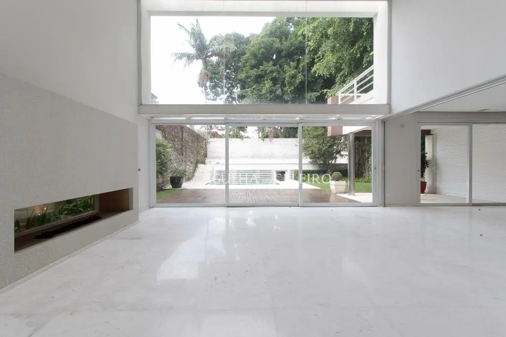 Casa moderna com muito lazer para locação no Jardim Paulista. – CA0453