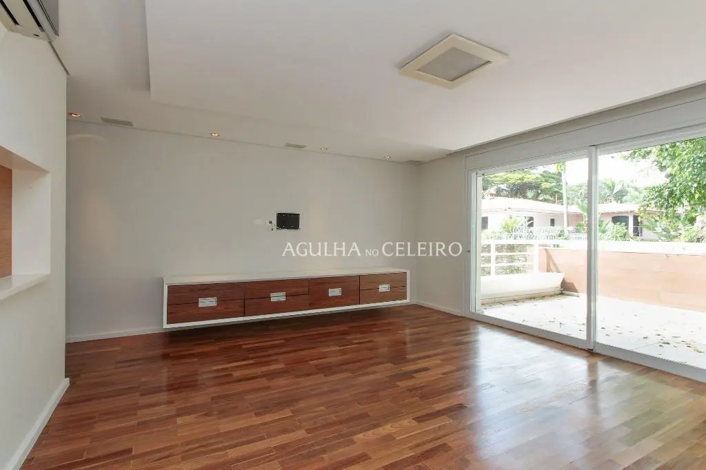 Casa moderna com muito lazer para locação no Jardim Paulista. – CA0453
