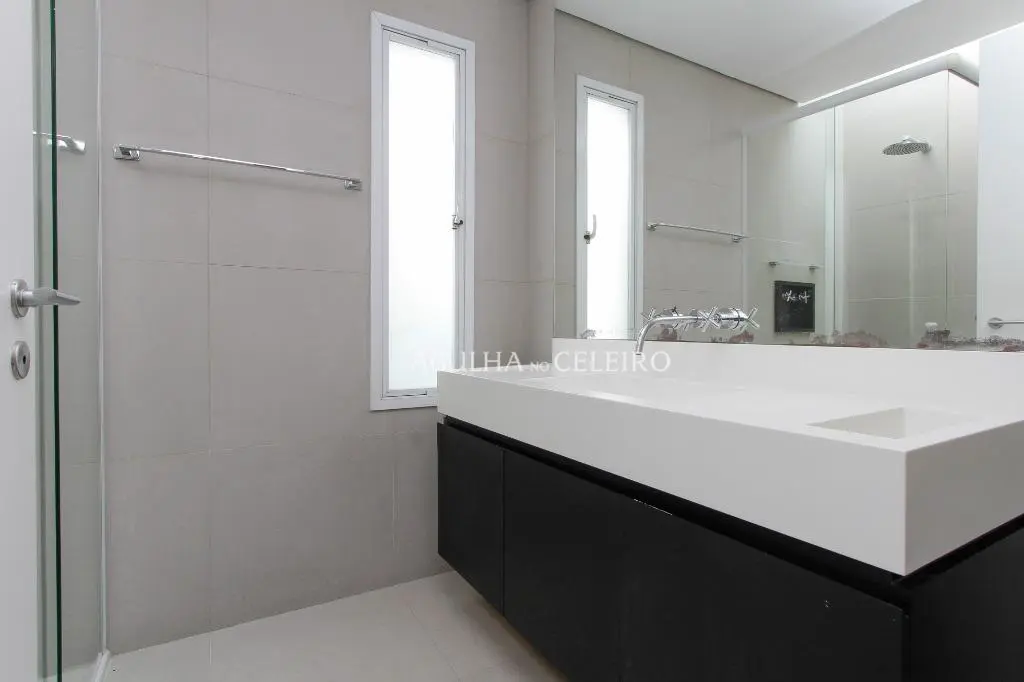 Casa moderna com muito lazer para locação no Jardim Paulista. – CA0453