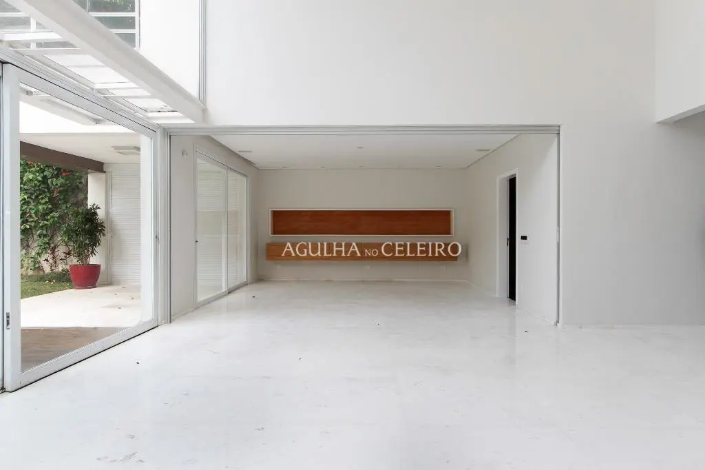 Casa moderna com muito lazer para locação no Jardim Paulista. – CA0453