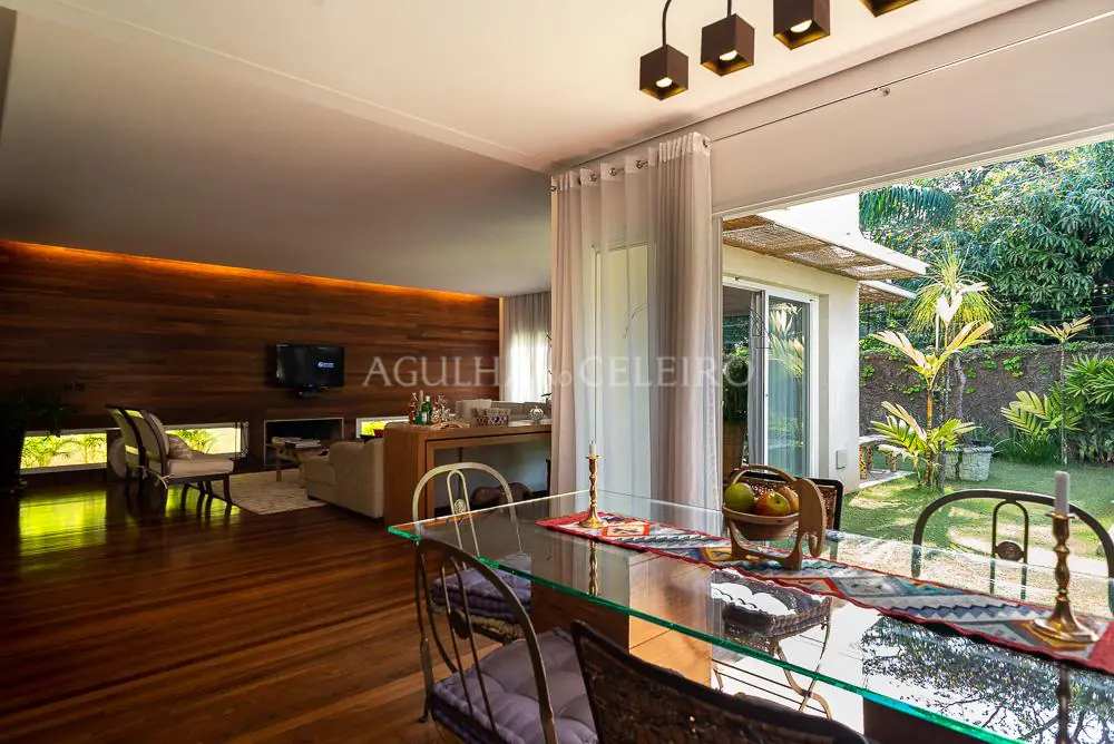 Casa em condominio à venda em Alto de Pinheiros. – CA0543