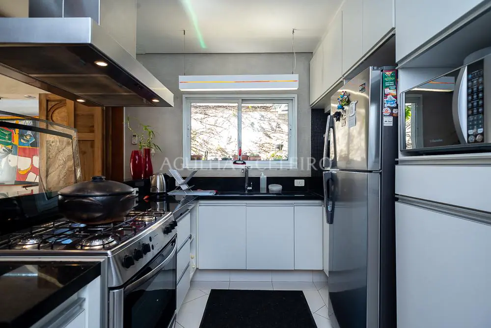 Casa em condominio à venda em Alto de Pinheiros. – CA0543