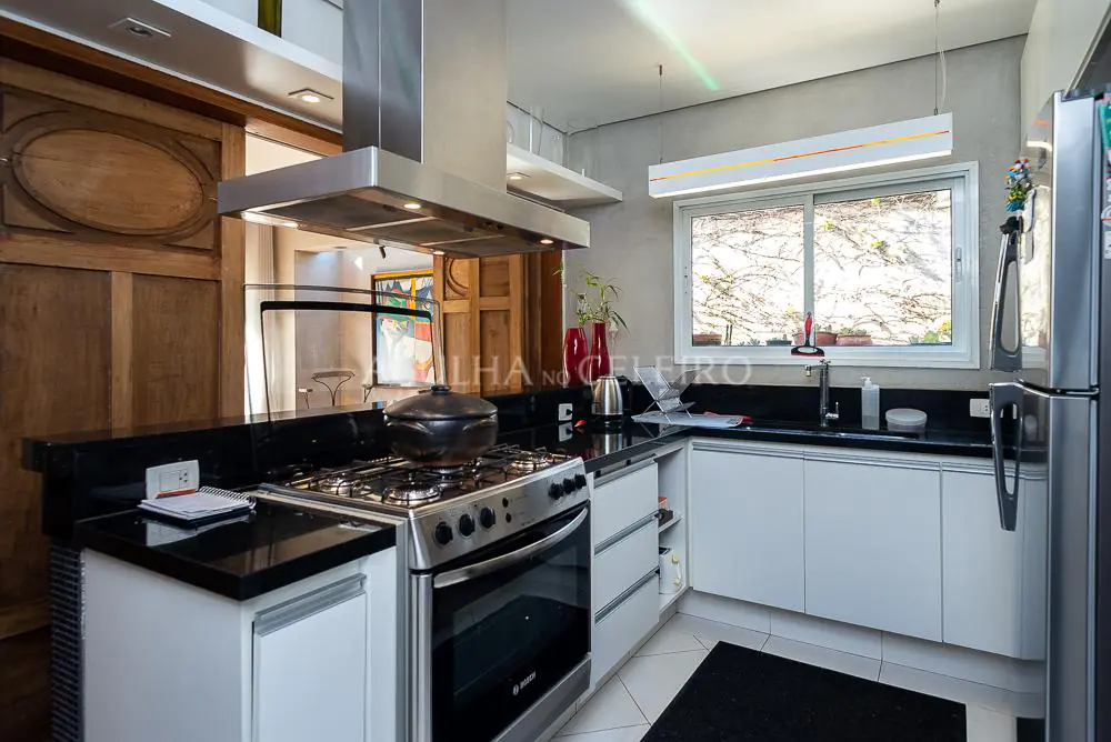 Casa em condominio à venda em Alto de Pinheiros. – CA0543