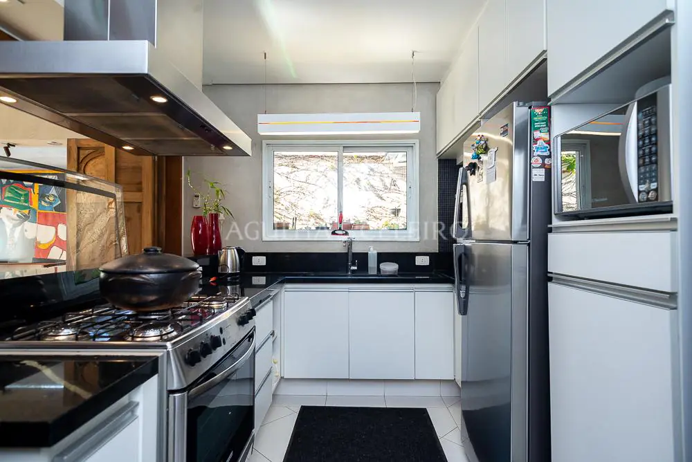 Casa em condominio à venda em Alto de Pinheiros. – CA0543