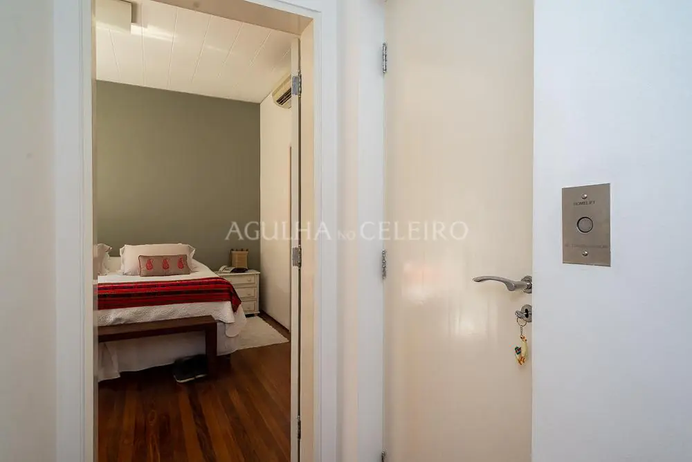 Casa em condominio à venda em Alto de Pinheiros. – CA0543