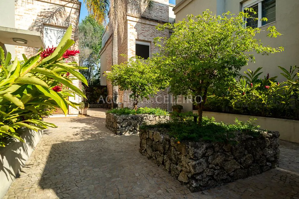 Casa em condominio à venda em Alto de Pinheiros. – CA0543