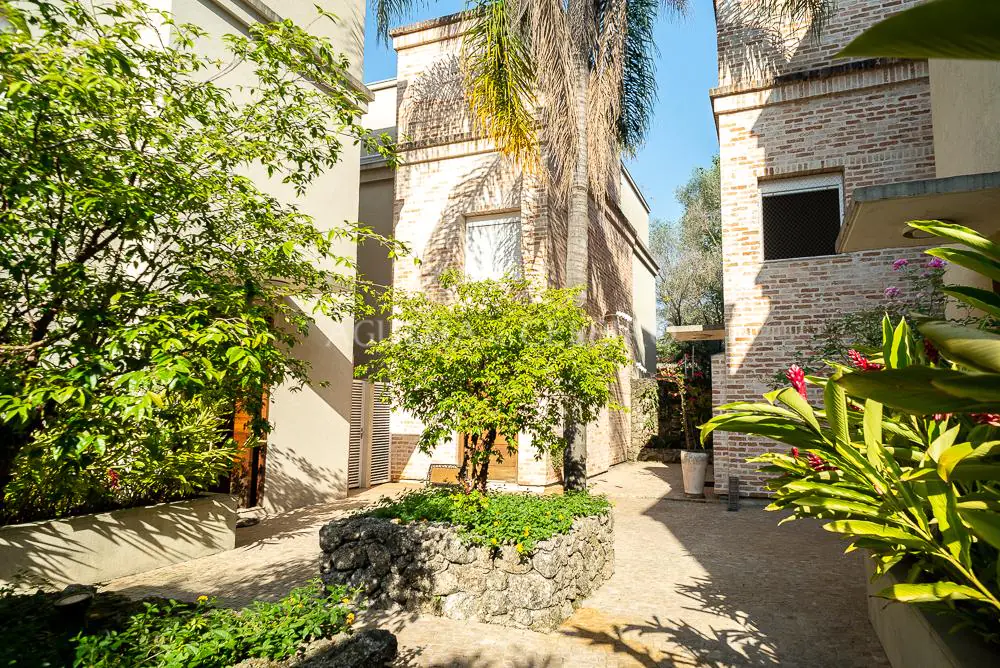 Casa em condominio à venda em Alto de Pinheiros. – CA0543