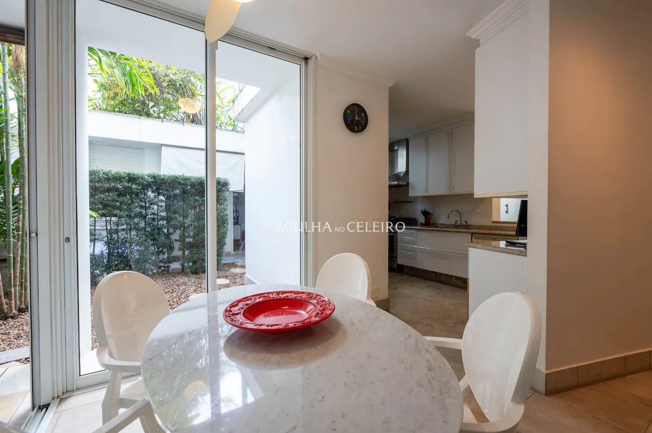 Casa à venda em Alto de Pinheiros. – CA1121