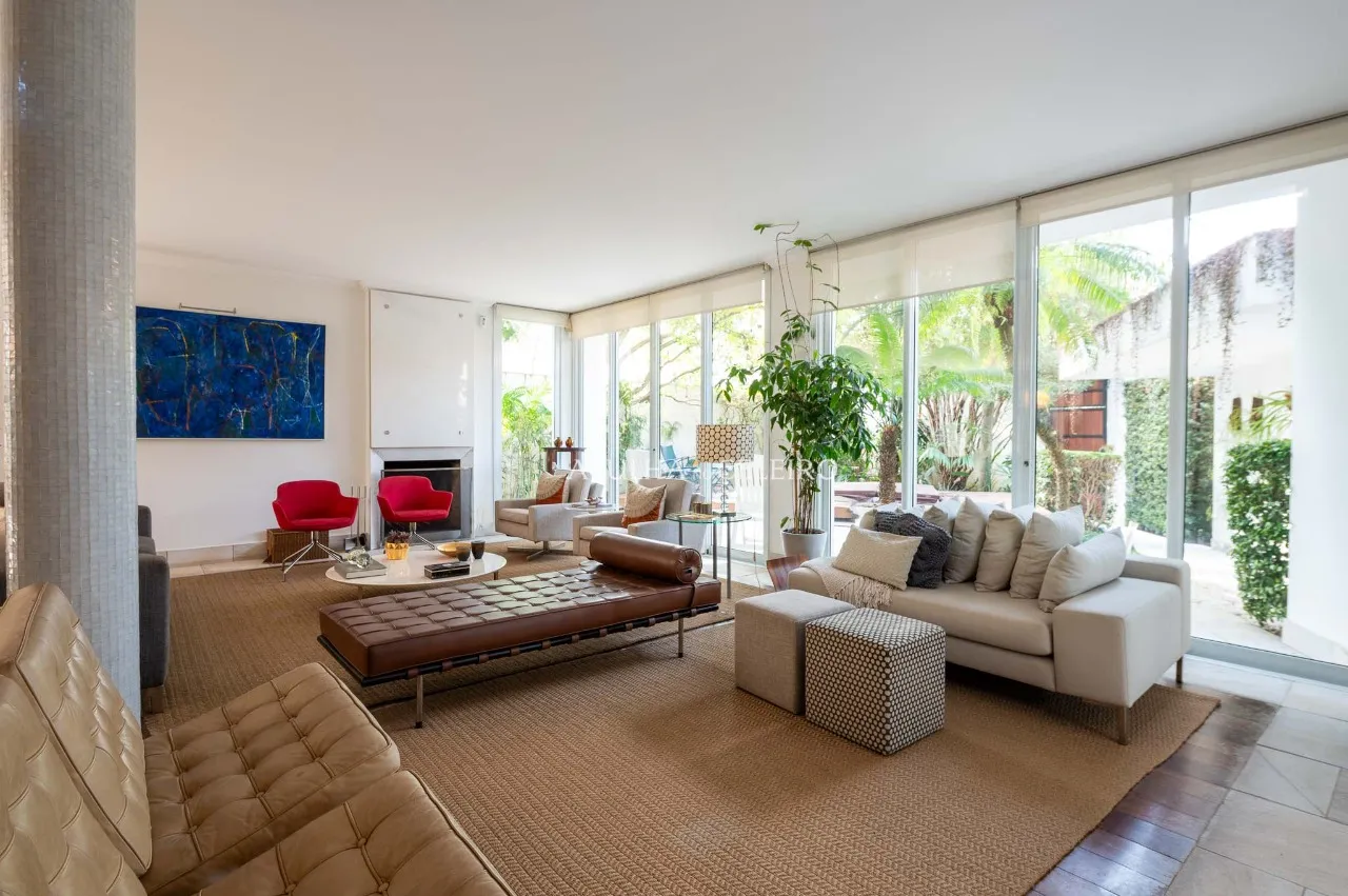 Casa à venda em Alto de Pinheiros. – CA1121