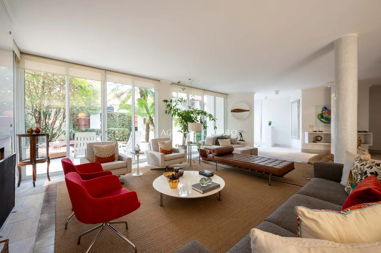 Casa à venda em Alto de Pinheiros. – CA1121