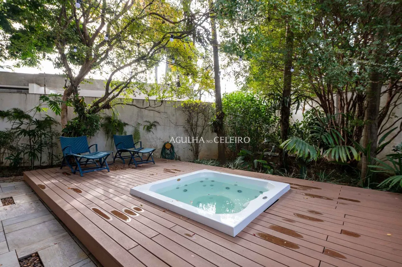 Casa à venda em Alto de Pinheiros. – CA1121