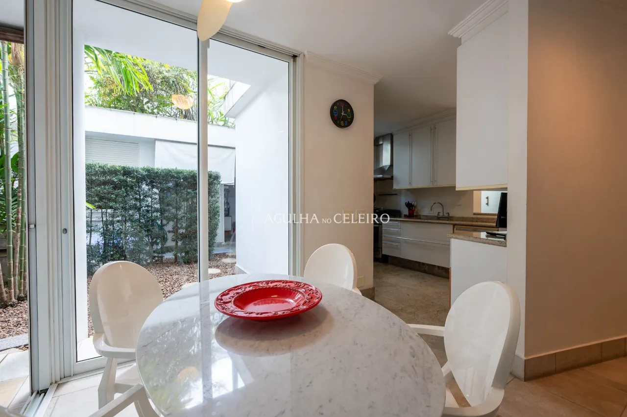 Casa à venda em Alto de Pinheiros. – CA1121