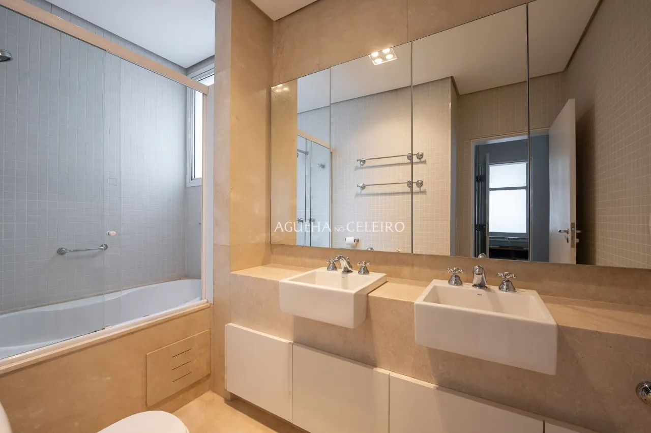 Condomínio projetado por Arthur Casas – VL0014