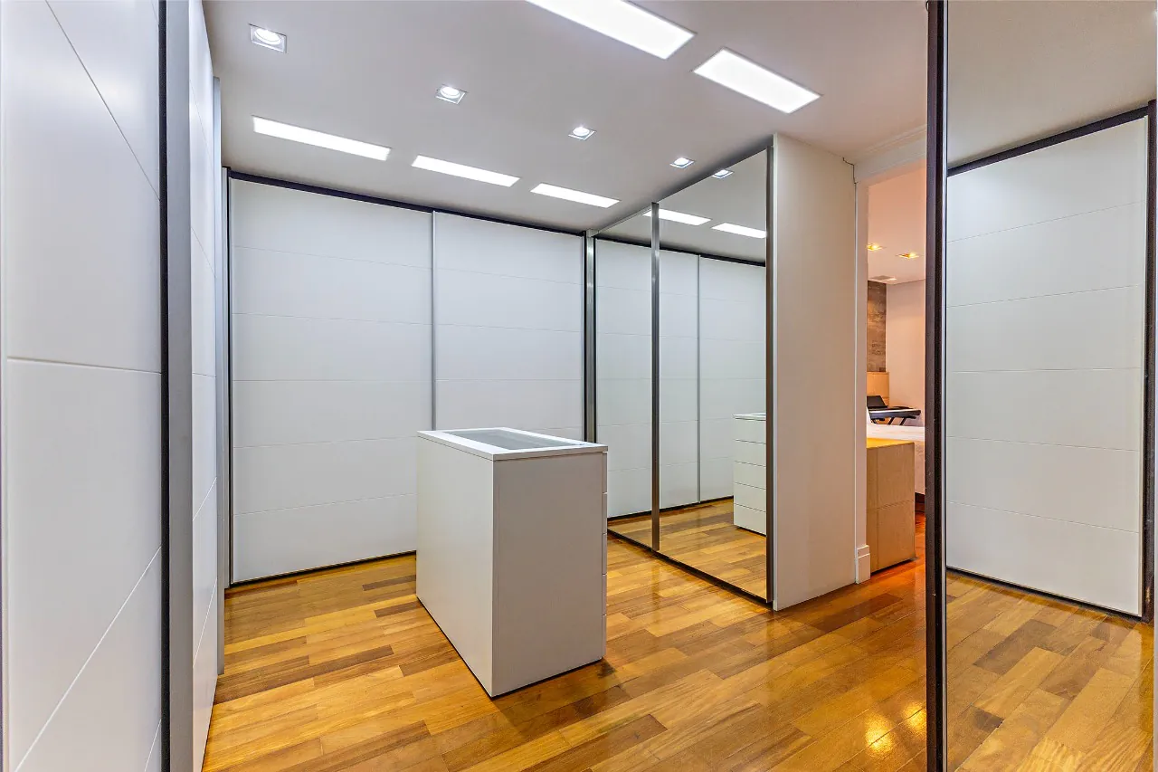 apartamento-reformado-com-tres-suites-e-acabamentos-de-alto-nivel-no-itaim-20412-13