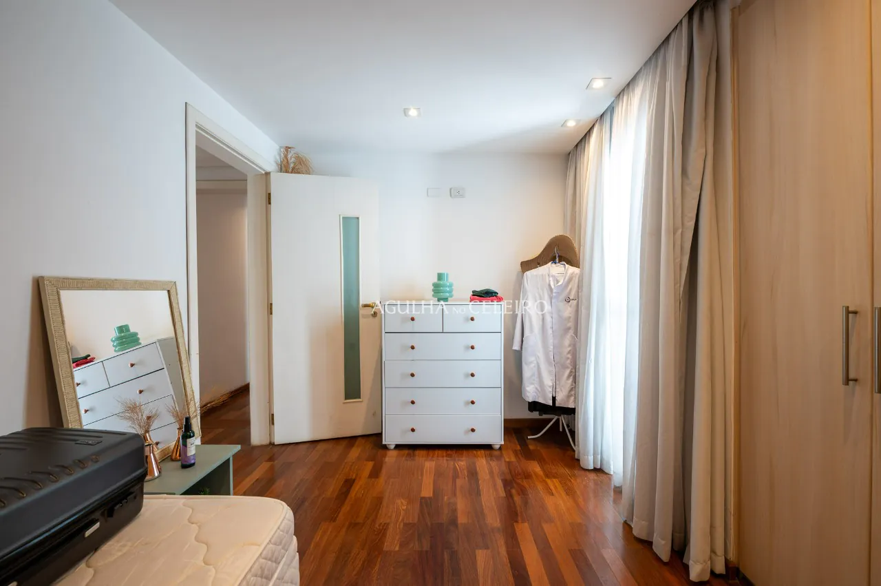 casa-moderna-pe-direito-alto-e-ambientes-espacosos-a-venda-no-campo-belo-20334-121757463933