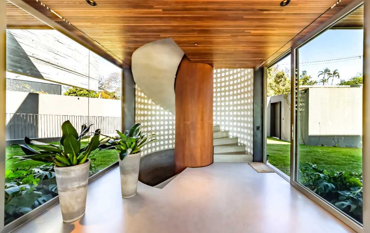 casa-modernista-com-projeto-lindo-amplo-jardim-com-piscina-de-tirar-o-folego-20515-131758421929