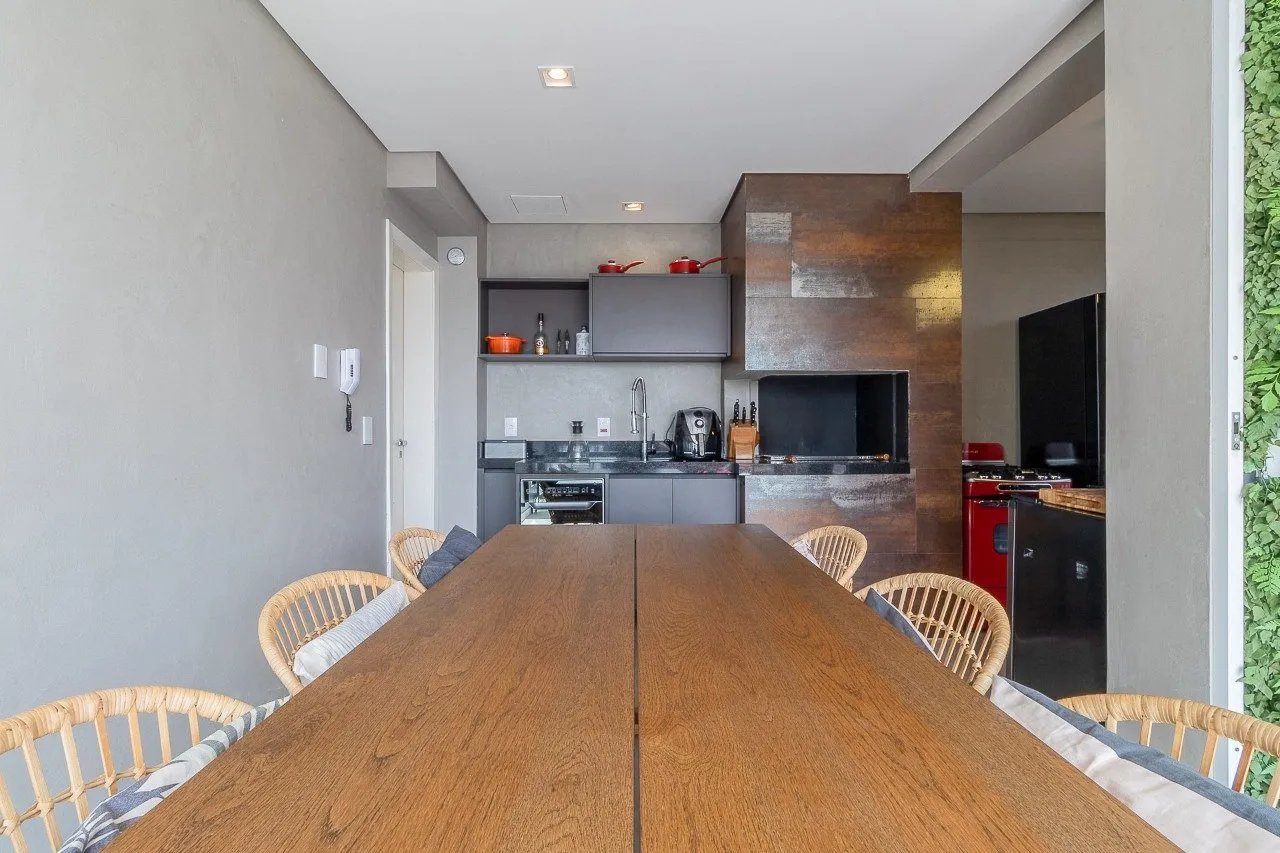 Cobertura triplex, com projeto descolado e iluminado, além de ótima área externa, em Pinheiros. – 17534