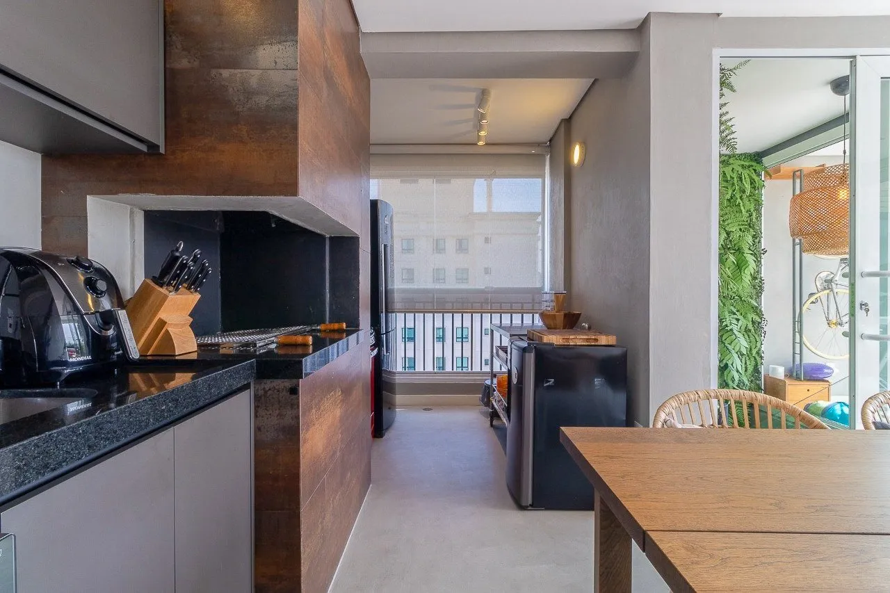 Cobertura triplex, com projeto descolado e iluminado, além de ótima área externa, em Pinheiros. – 17534