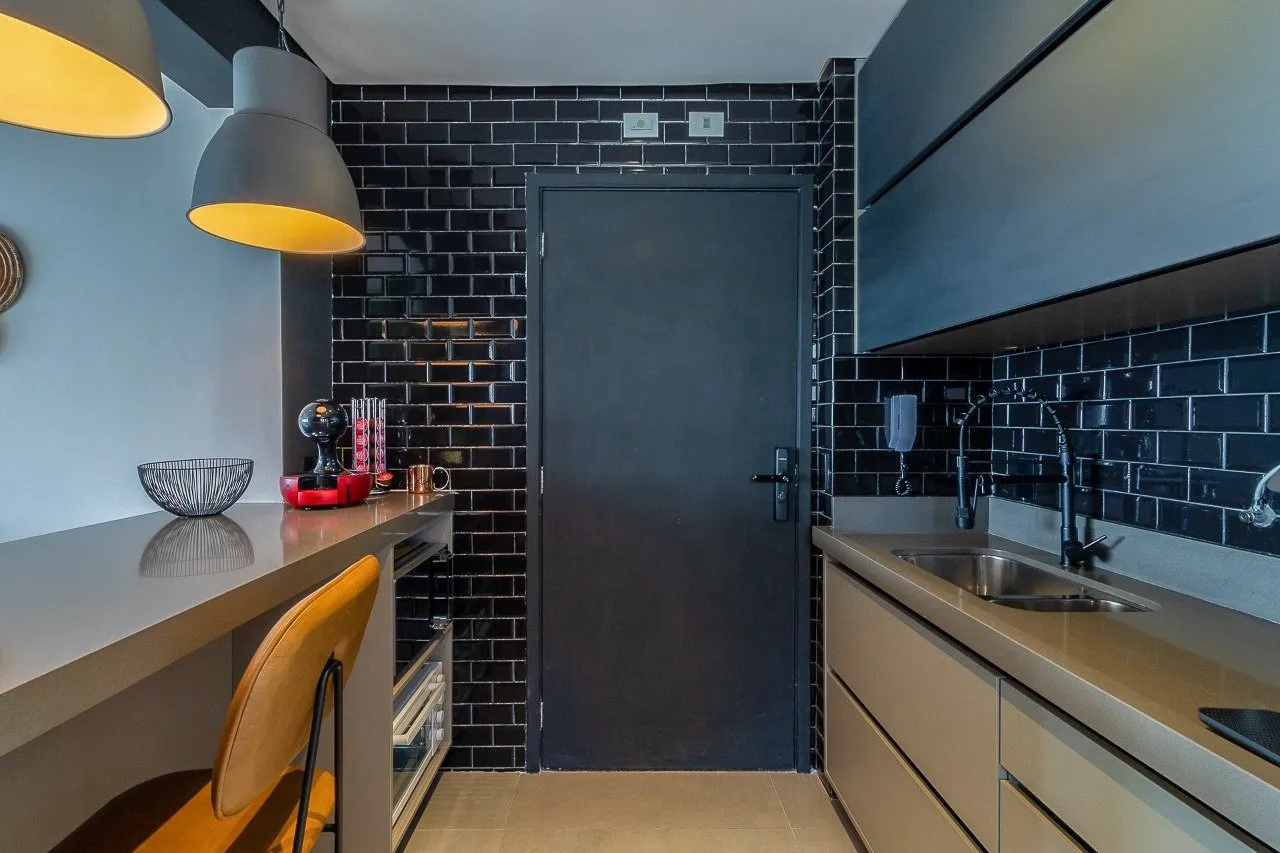 Cobertura triplex, com projeto descolado e iluminado, além de ótima área externa, em Pinheiros. – 17534