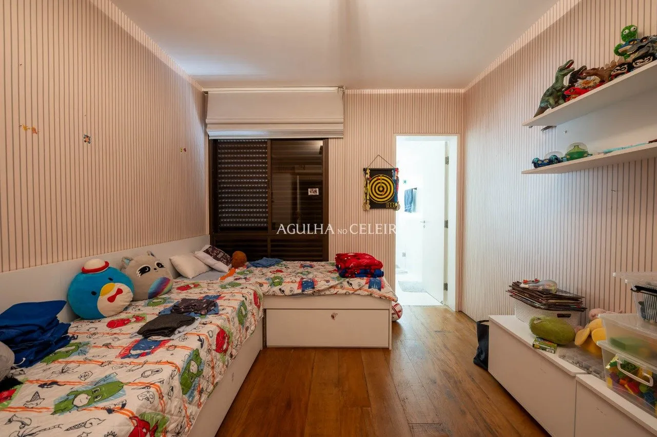 Apartamento com reforma impecável à venda em Moema. – 18955