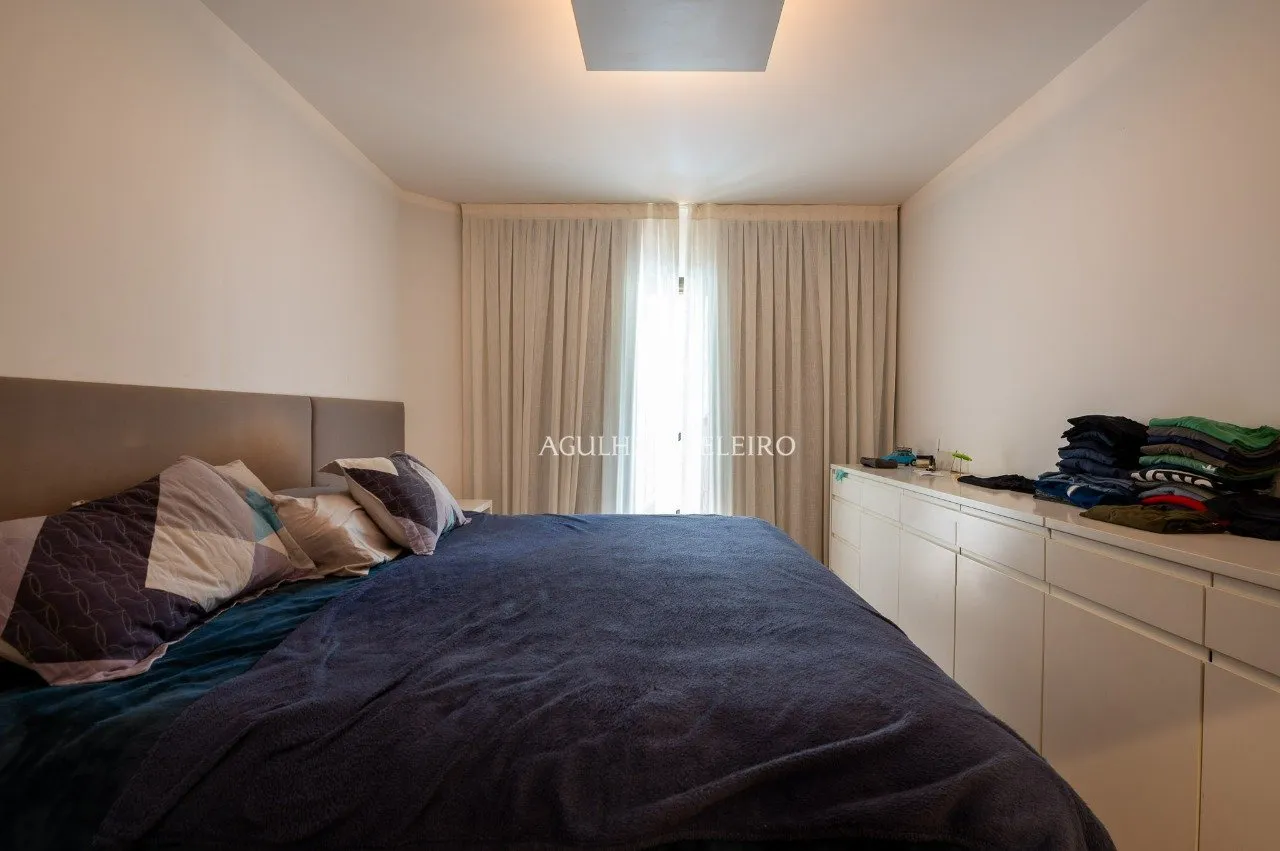 Apartamento com reforma impecável à venda em Moema. – 18955