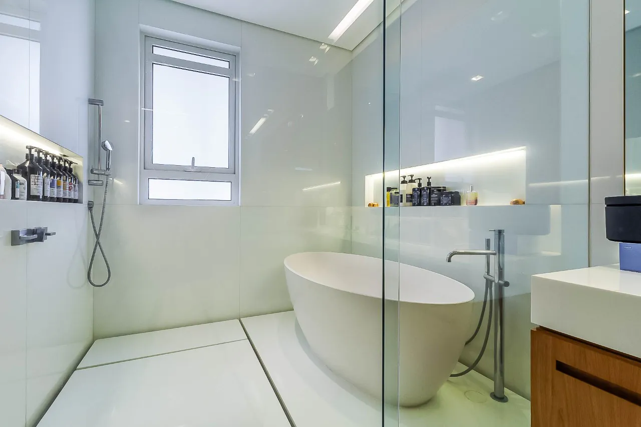 Apartamento mobiliado em condomínio desejado com quadra de tênis à venda no Jardim Europa. – 19460