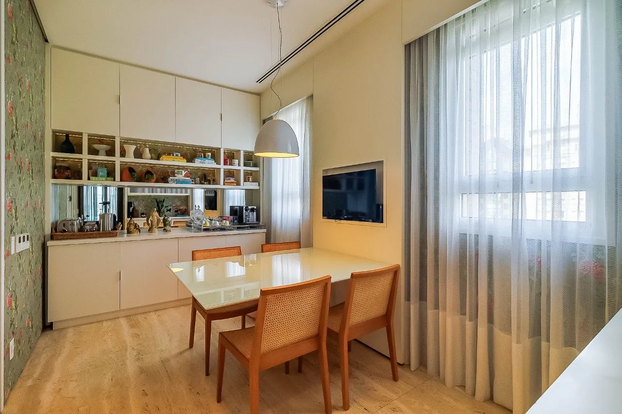 Apartamento mobiliado em condomínio desejado com quadra de tênis à venda no Jardim Europa. – 19460