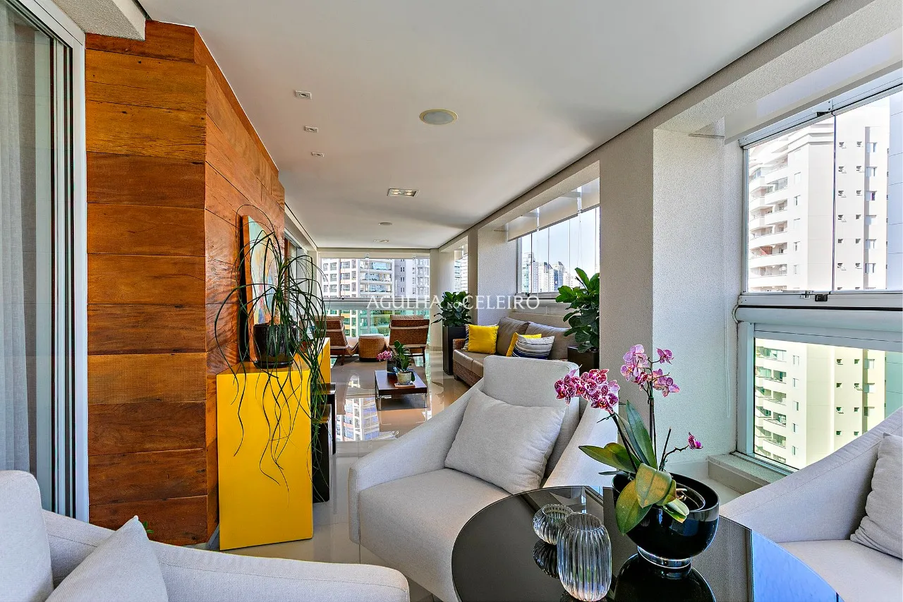 Apartamento com sacada envidraçada a venda em Moema. – 20186 - _MGS9286