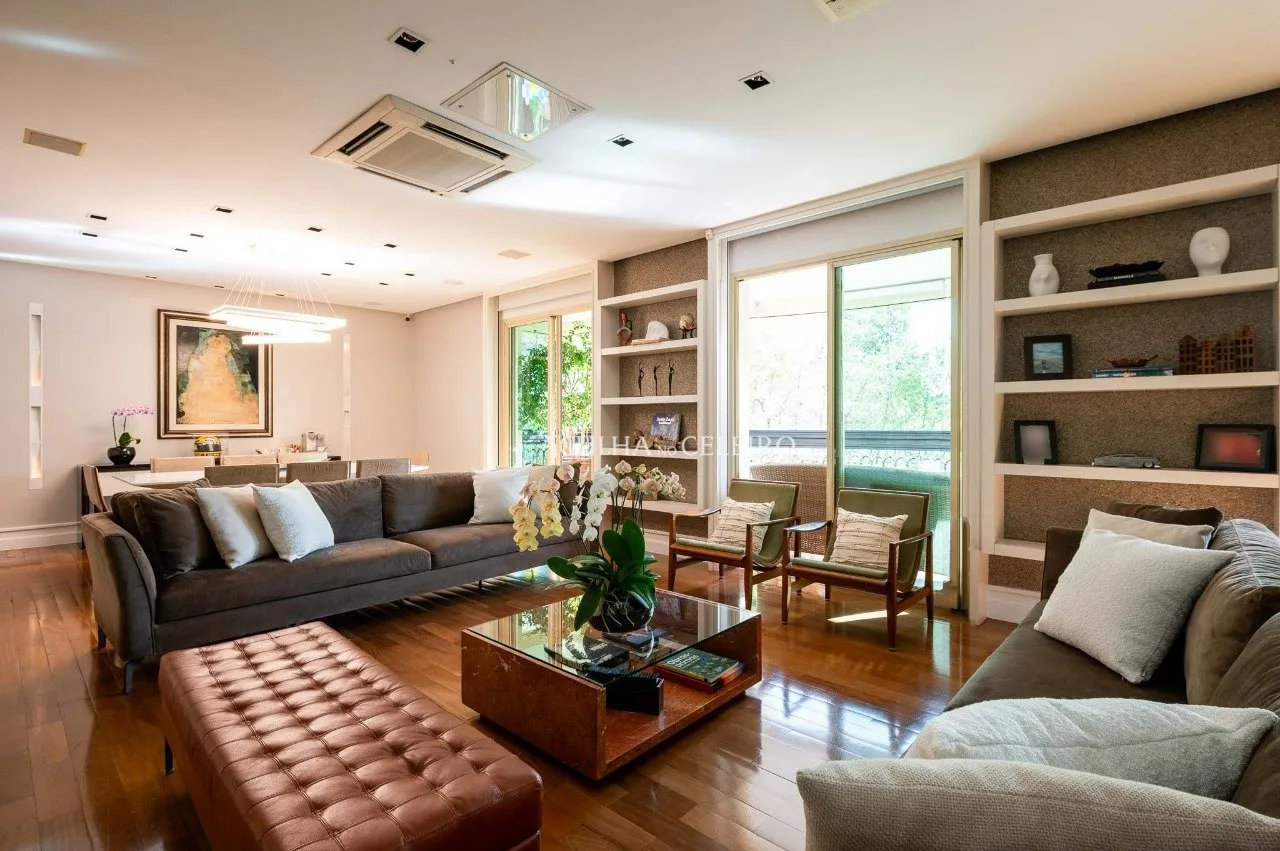 Apartamento de 311 m² com 3 suítes e 1 escritório à venda no Campo Belo. – 20204