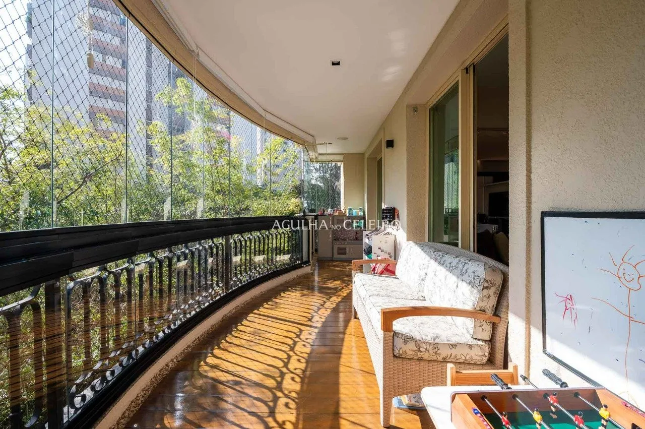 Apartamento de 311 m² com 3 suítes e 1 escritório à venda no Campo Belo. – 20204