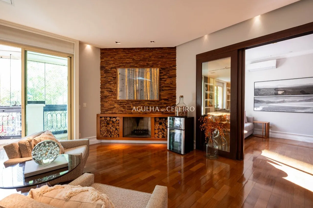 Apartamento de 311 m² com 3 suítes e 1 escritório à venda no Campo Belo. – 20204