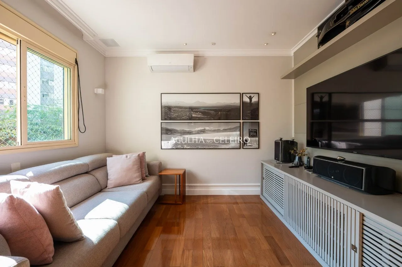 Apartamento de 311 m² com 3 suítes e 1 escritório à venda no Campo Belo. – 20204